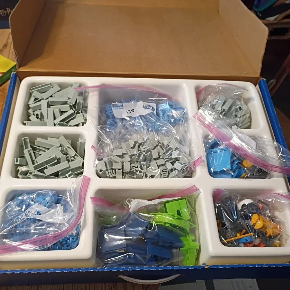 Fisher Price Construx 6110 Colossal 1000 Piece Set Imagination Nearly Complete
